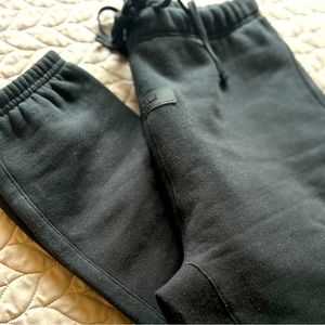 FOG ESSENTIAL SWEATPANTS -Sz Small